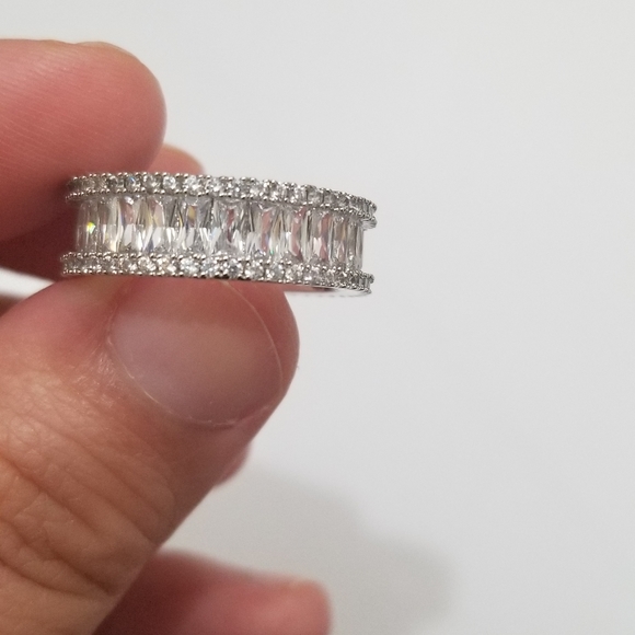 5⭐ RATED White Gold Filled CZ wedding band ring - Picture 9 of 10